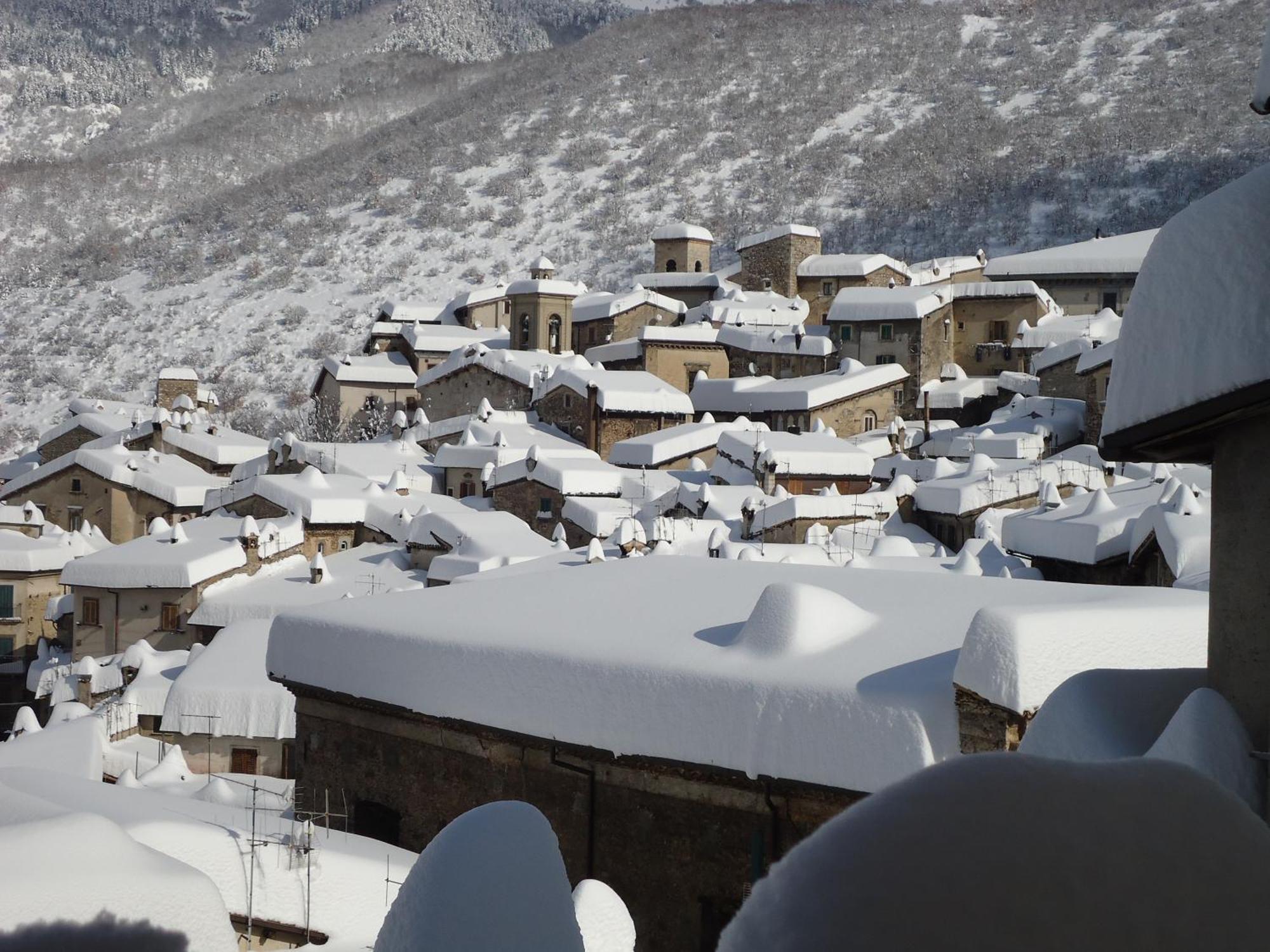 Bed and Breakfast La Dimora Di D'Annunzio Scanno Exterior foto